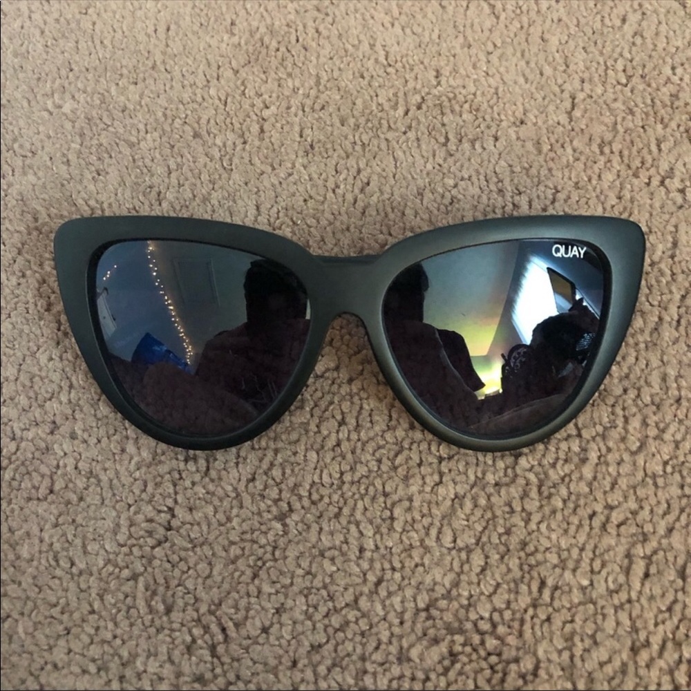 Quay Stray Cat Sunglasses